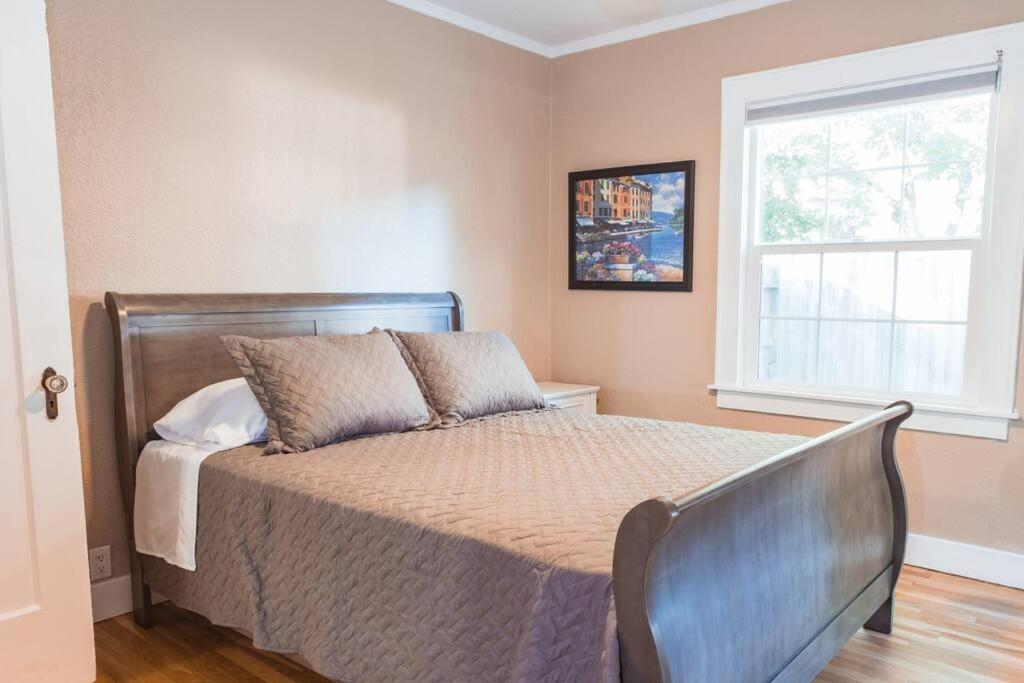 Lovely House Near Downtown, Home Away From Home! Чико Екстериор снимка